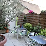 Logis-hotel Des Oliviers