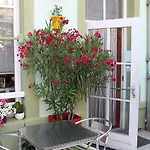Logis-hotel Des Oliviers Szálloda 2*