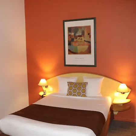 Logis-hotel Des Oliviers Отель