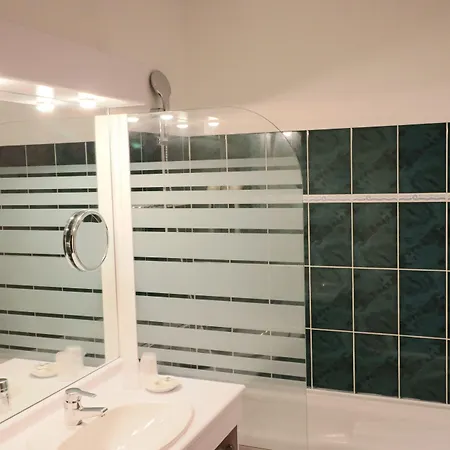 Logis-hotel Des Oliviers Отель Тьонвиль