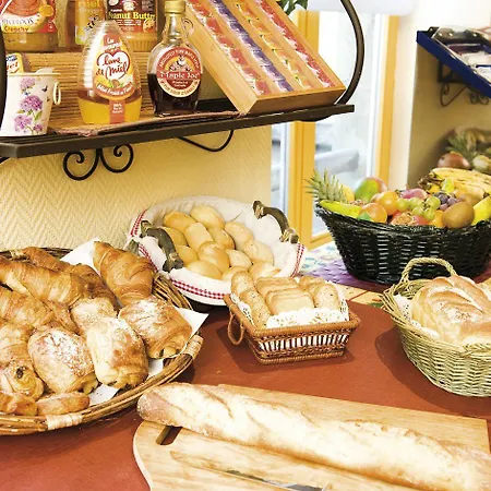 Logis-hôtel Des Oliviers 2*