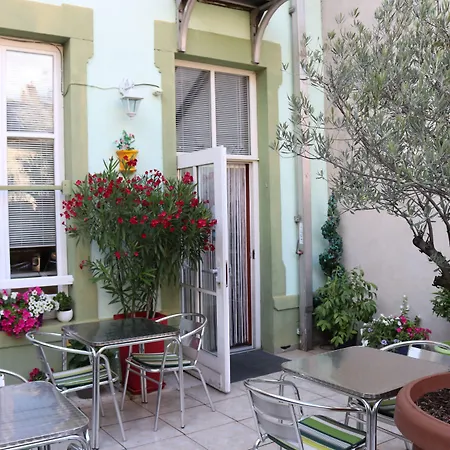 Szálloda Logis-hotel Des Oliviers Thionville