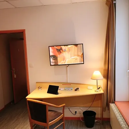 Logis-hotel Des Oliviers Отель Тьонвиль