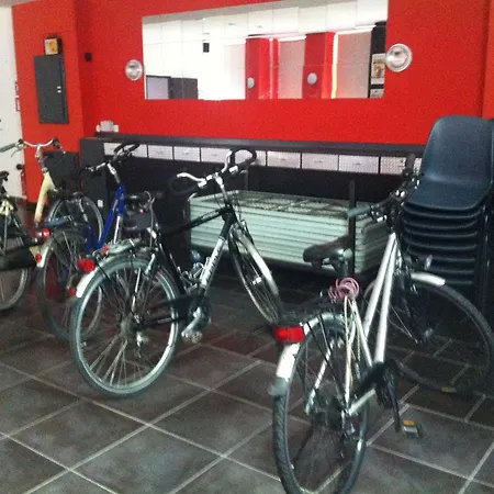 Logis-hôtel Des Oliviers Hotel 2*