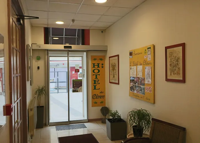 Logis-hotel Des Oliviers Hotel