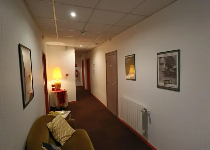 Ξενοδοχείο Logis-hotel Des Oliviers 2*