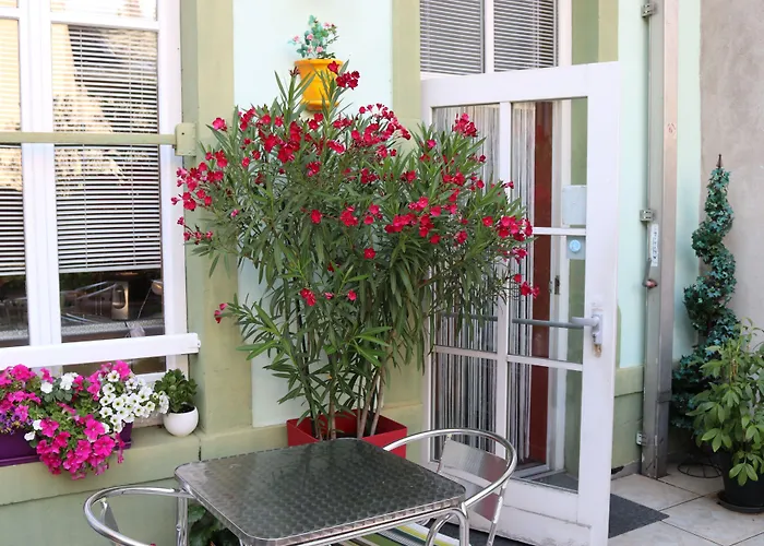 Logis-hotel Des Oliviers Hotel 2*