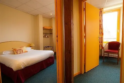 Logis-hôtel Des Oliviers Hotel 2*